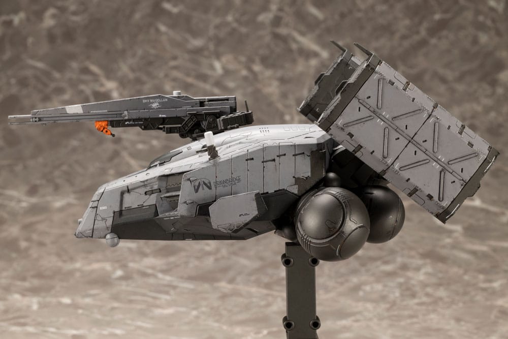 Death Stranding Model Kit 1/350 DHV MAGELLAN