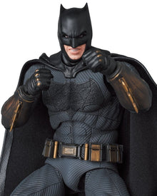 Zack Snyder's Justice League MAFEX Action Figure BATMAN (RE-RUN) - 2