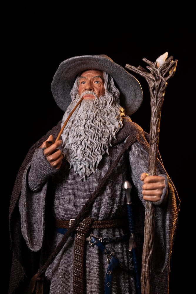 Lord of the Rings Life-Size Statue GANDALF - 2