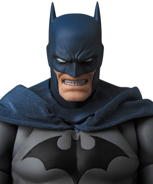Batman MAFEX Action Figure BATMAN HUSH