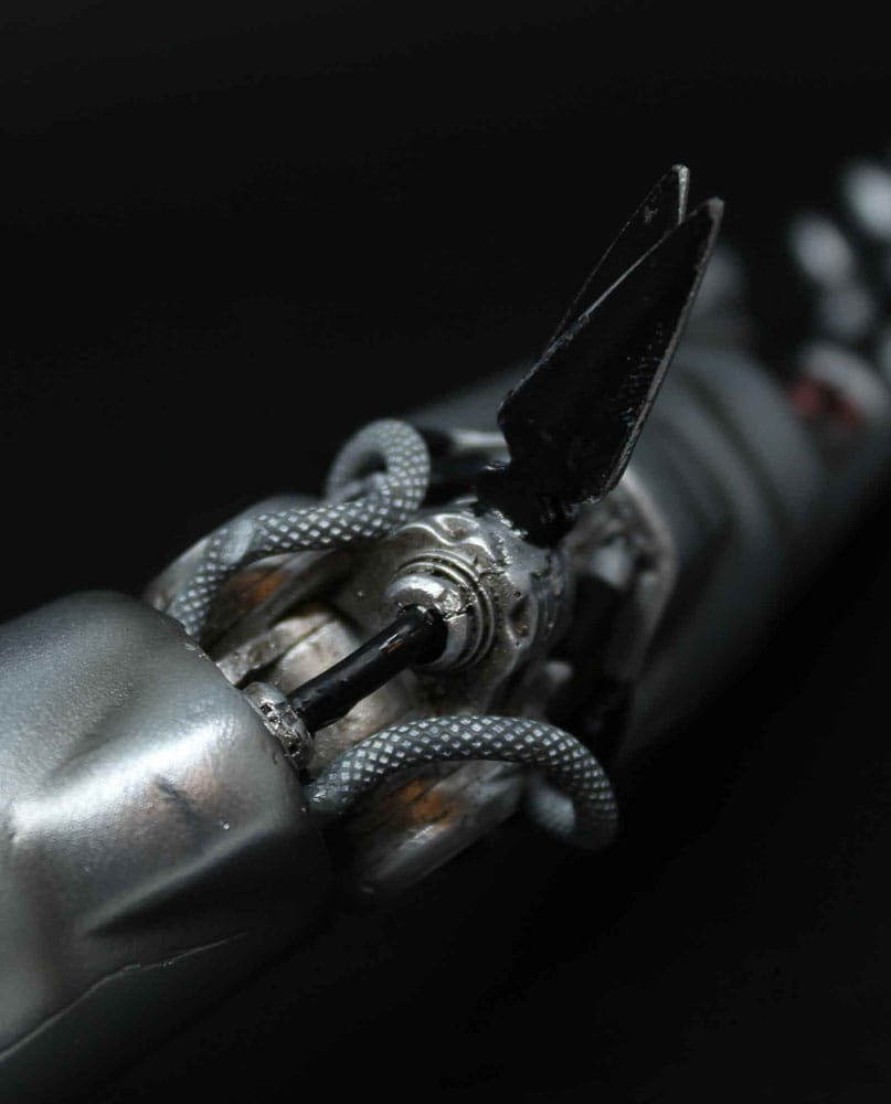 Cyberpunk - Edgerunners JOHNNY SILVERHAND ARM REPLICA 30 cm 