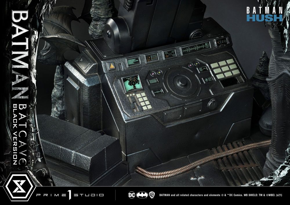 Batman Hush Batcave Black Version